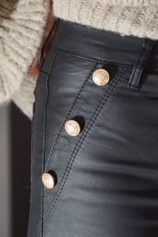 Pantalon en similicuir noir – Image 4