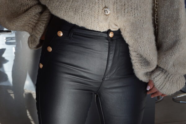 Pantalon en similicuir noir